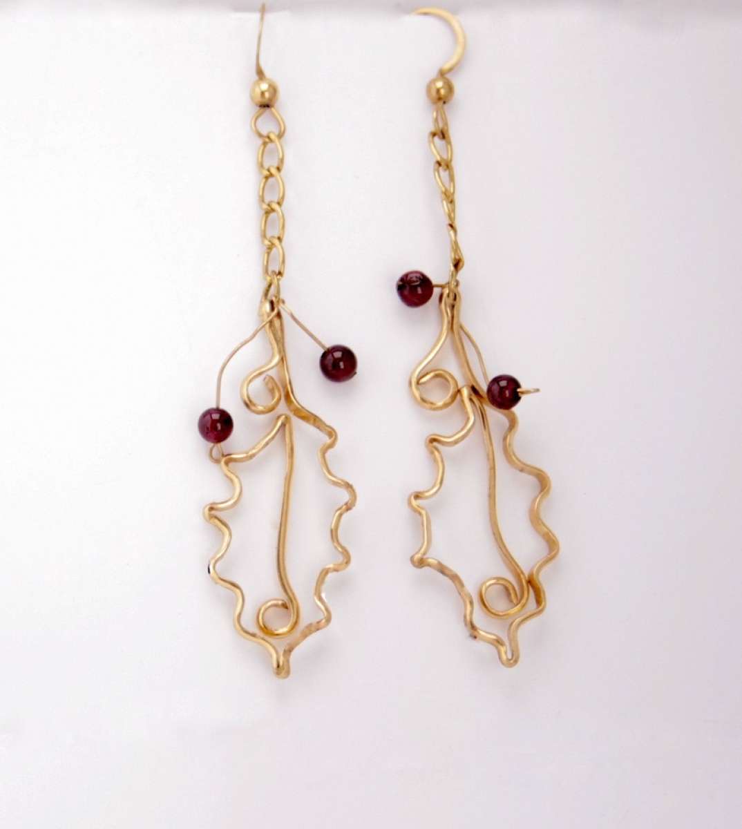 Holly Leaves and Garnet Berries