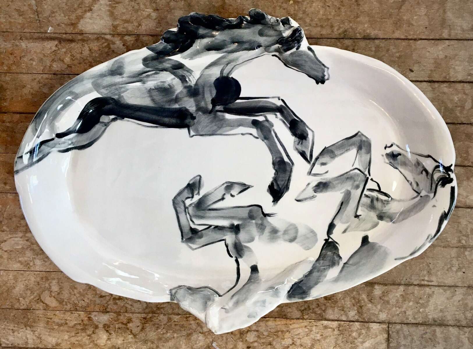 Large platter Three Horses Leaping Large platter Three Horses Leaping